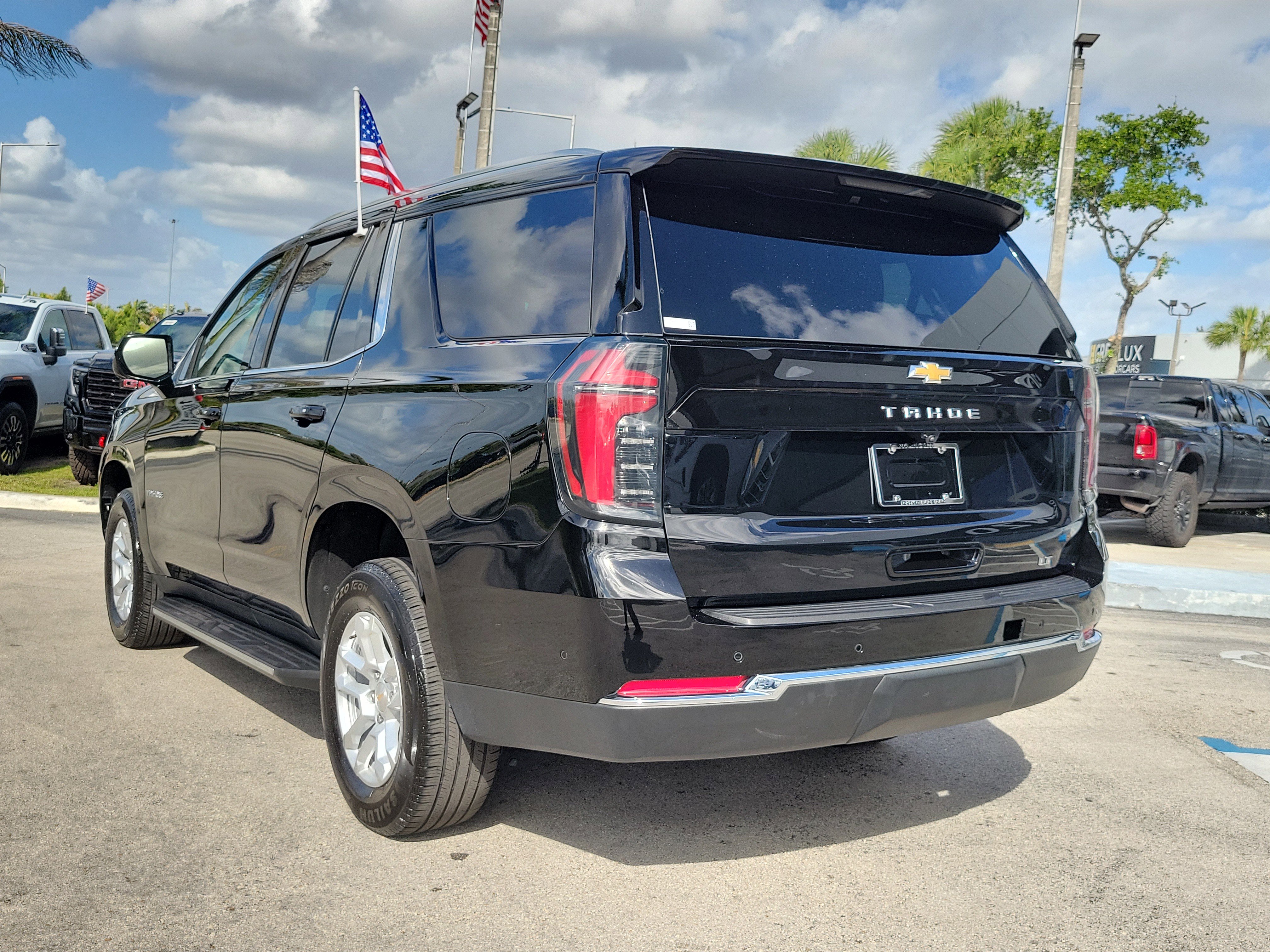 Used 2025 Chevrolet Tahoe LT AWD/4WD image 7