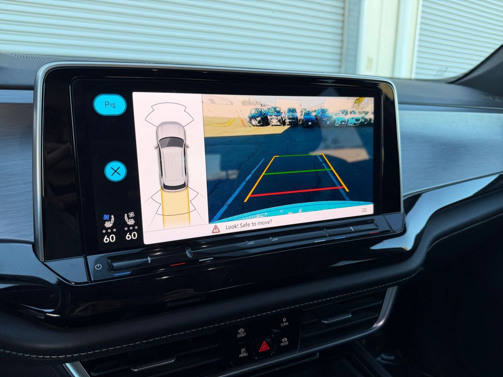 Used 2025 Volkswagen Atlas Cross Sport SE FWD image 25