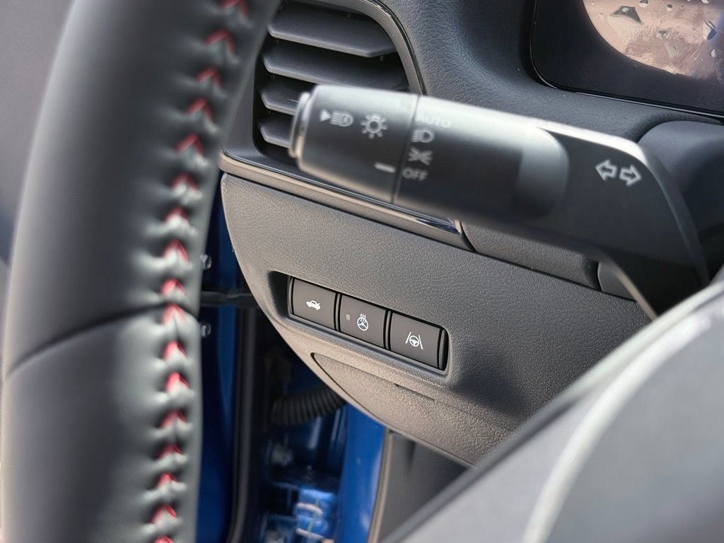 New 2026 Nissan Sentra SR w/ SR Premium Package FWD image 17