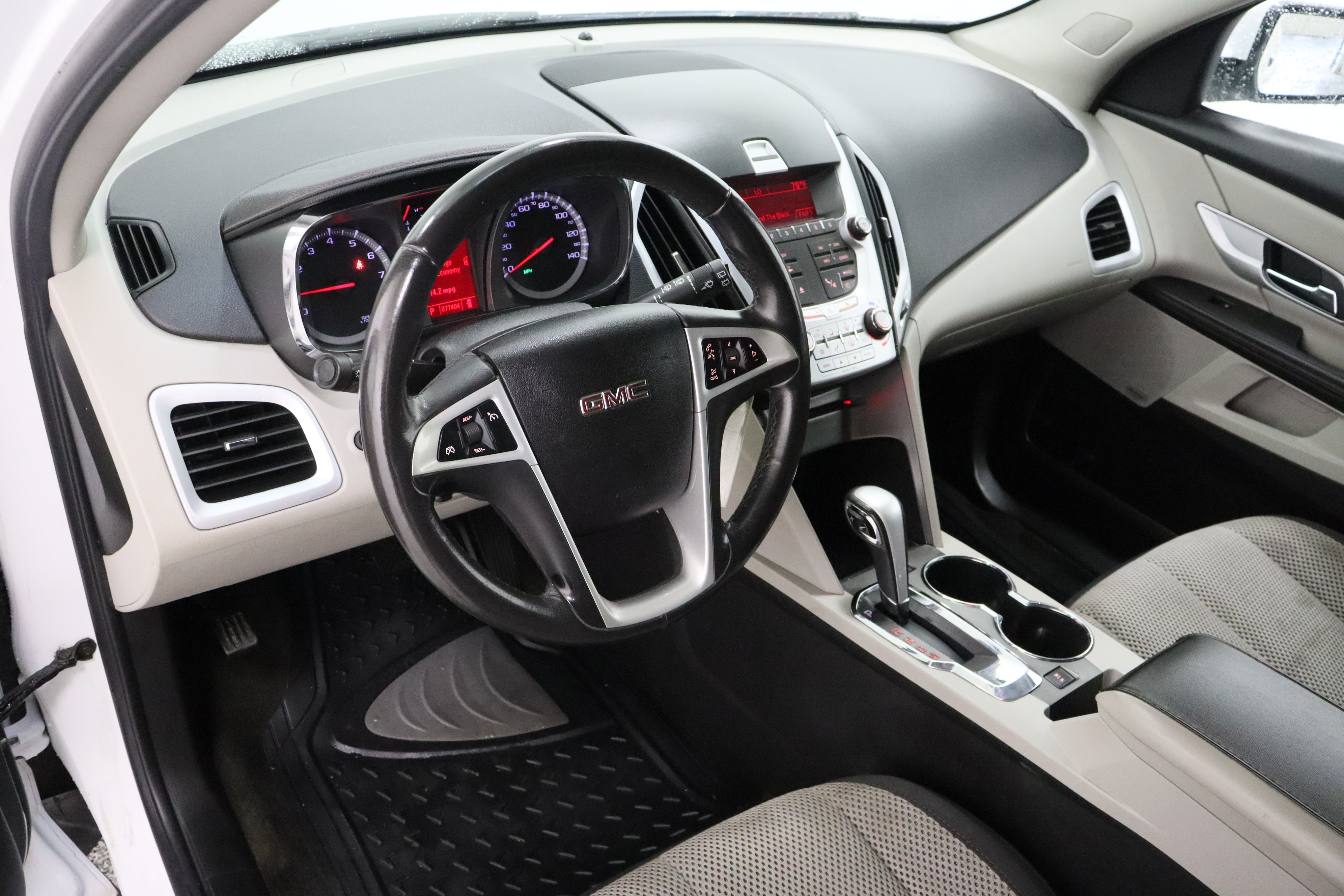 Used 2011 GMC Terrain SLE AWD/4WD image 13