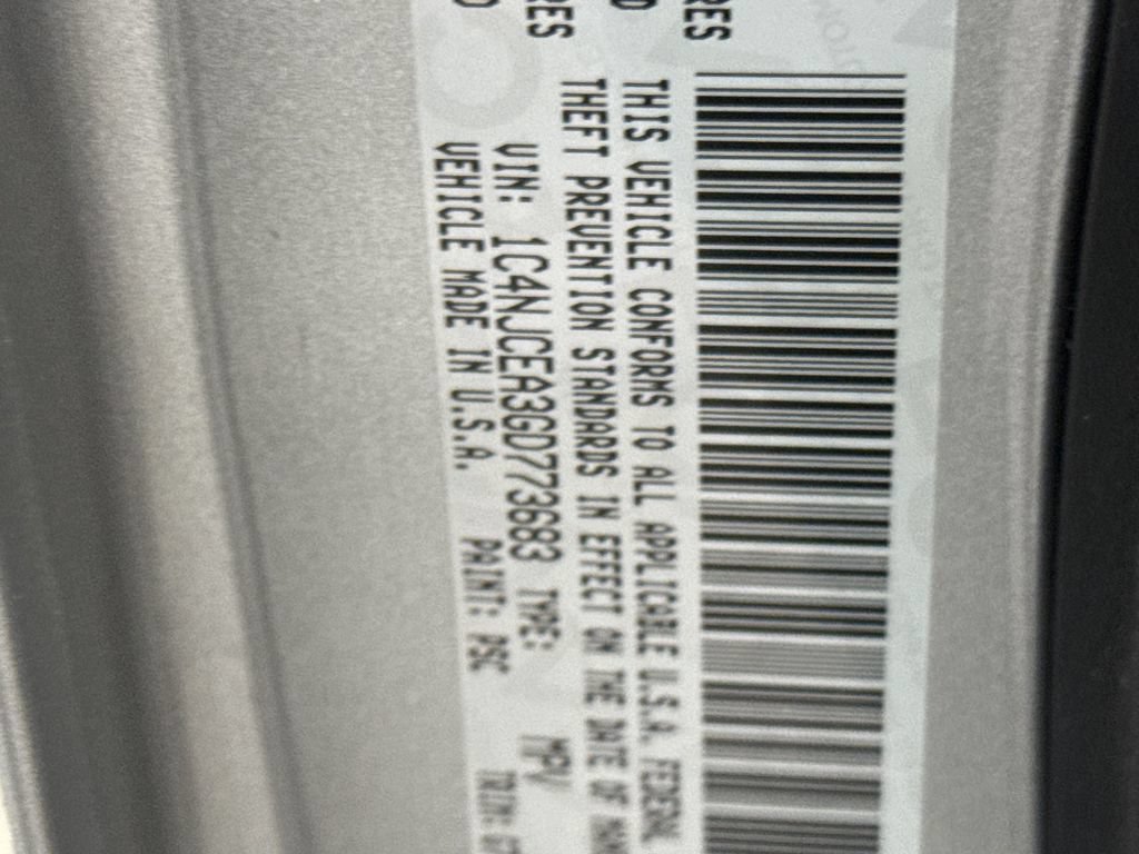 Used 2016 Jeep Compass Latitude FWD image 25