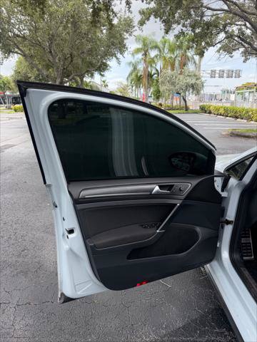 Used 2018 Volkswagen GTI SE FWD image 13