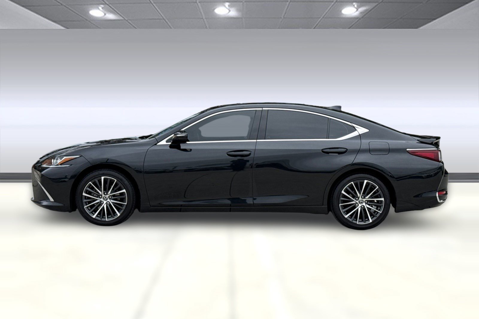 Used 2022 Lexus ES 300h w/ Premium Package image 2