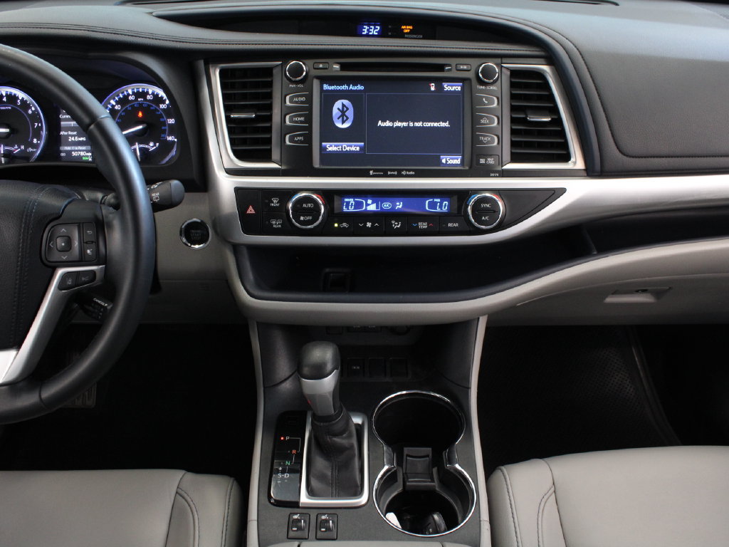 Used 2017 Toyota Highlander XLE FWD image 23