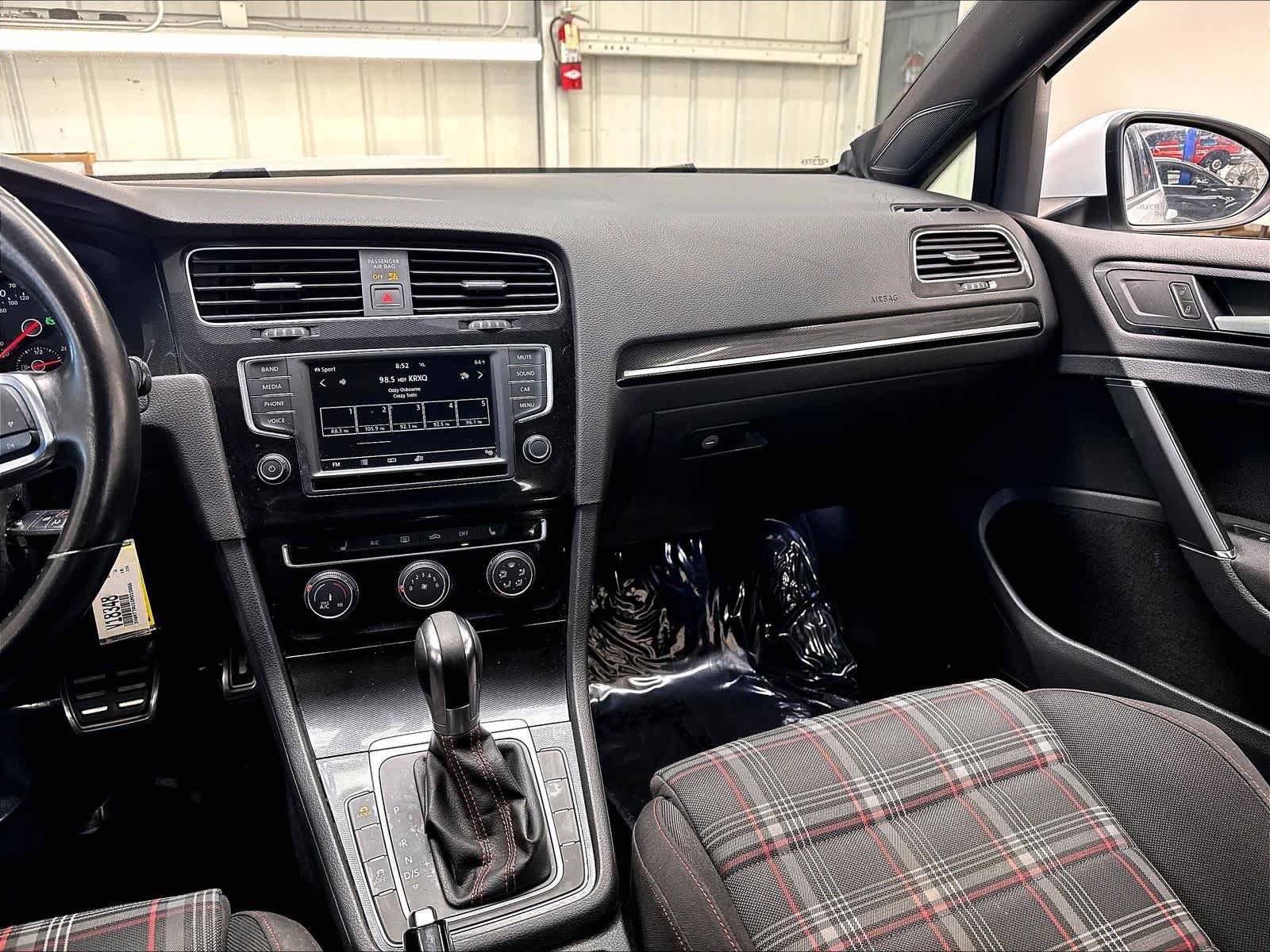 Used 2016 Volkswagen GTI S FWD image 12