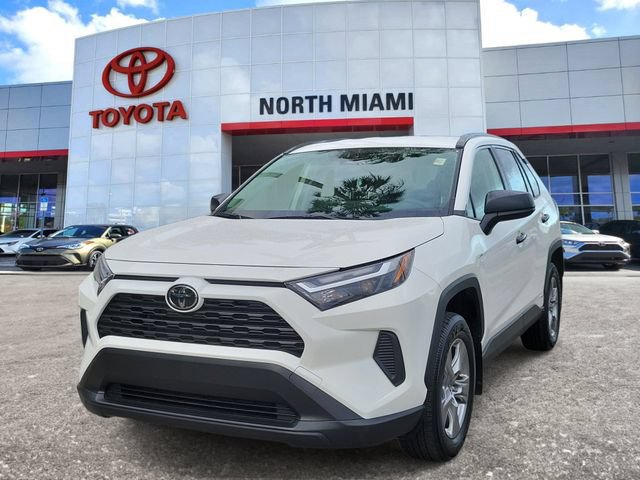 Used 2025 Toyota RAV4 LE AWD/4WD image 2