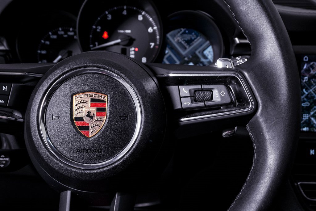 Certified 2025 Porsche Macan image 19