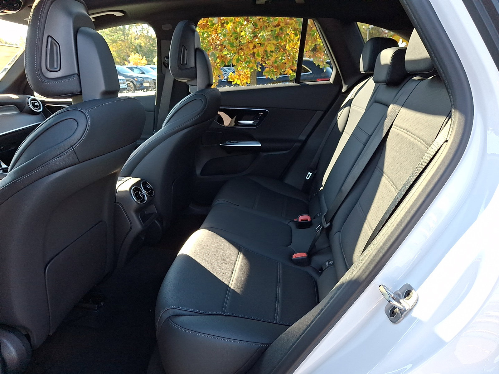 Used 2026 Mercedes-Benz GLC 300 4MATIC image 6