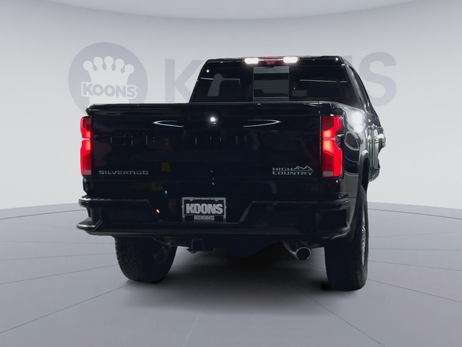 Used 2024 Chevrolet Silverado 2500 High Country w/ High Country Premium Package AWD/4WD image 10
