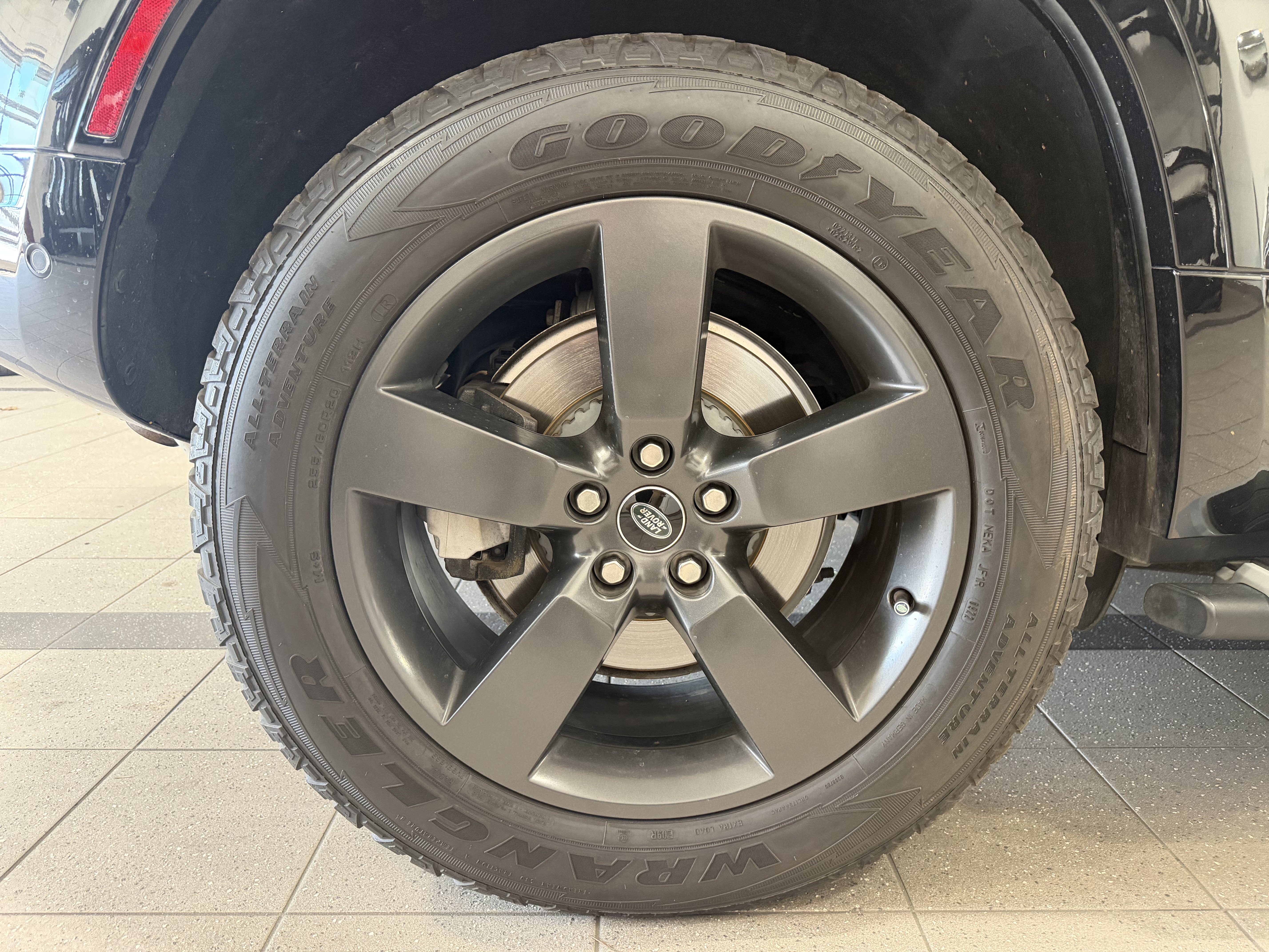 Used 2022 Land Rover Defender 110 X-Dynamic HSE AWD/4WD image 10