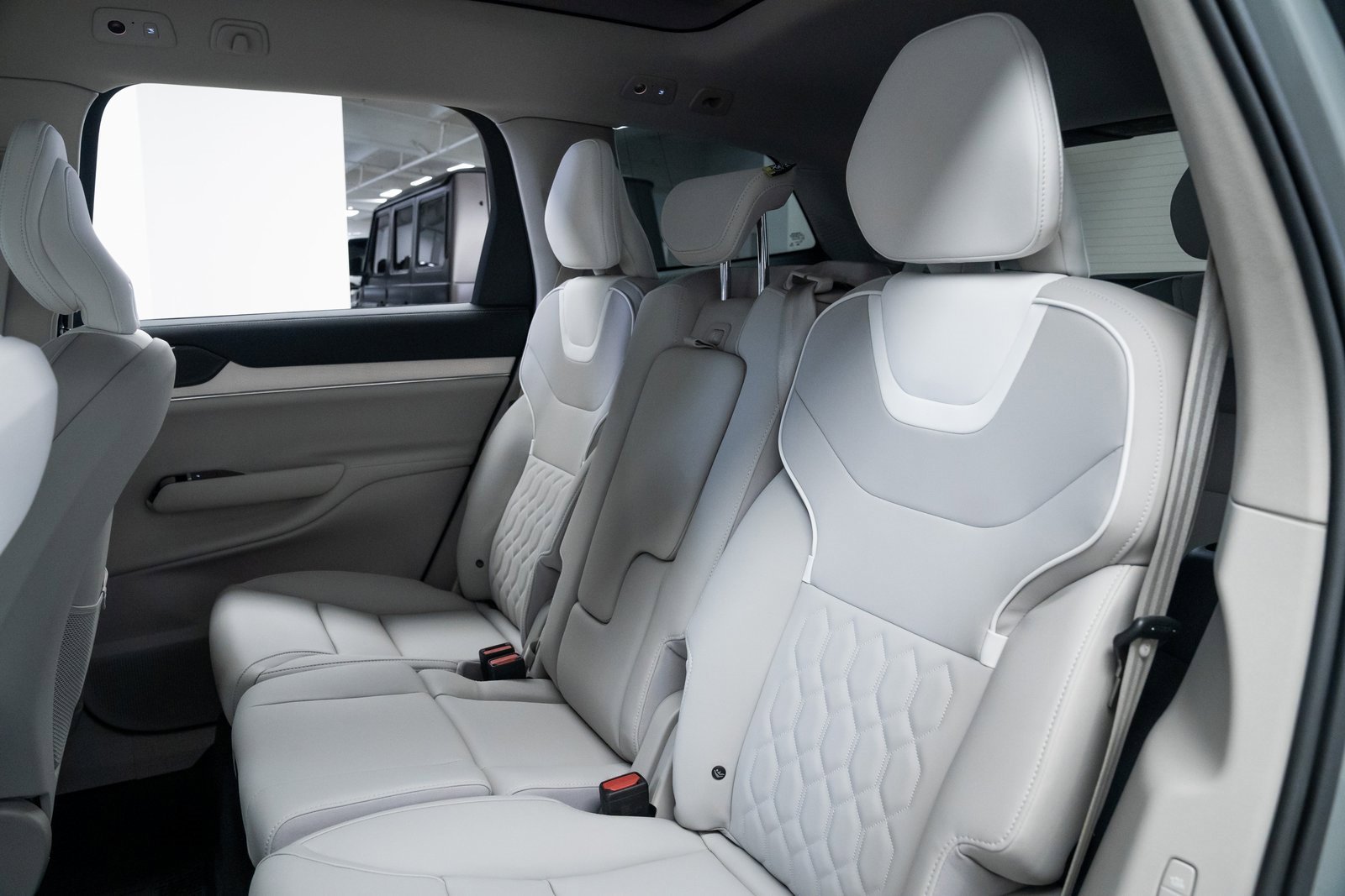 Used 2025 Volvo EX90 Ultra image 21