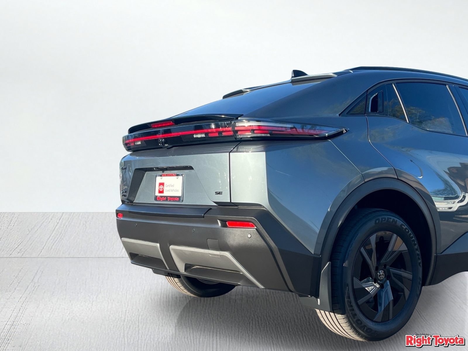 Used 2026 Toyota C-HR AWD/4WD image 12