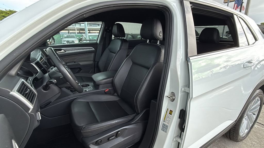 Used 2021 Volkswagen Atlas Cross Sport SE w/ V6 Towing Package FWD image 22
