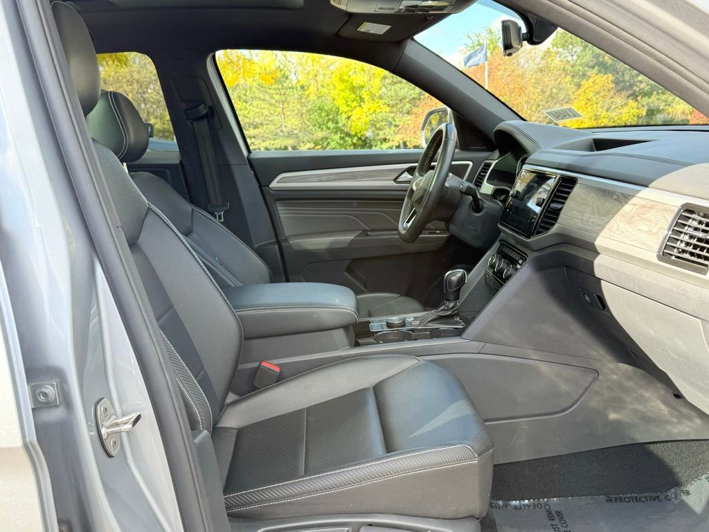 Used 2022 Volkswagen Atlas Cross Sport SE image 29