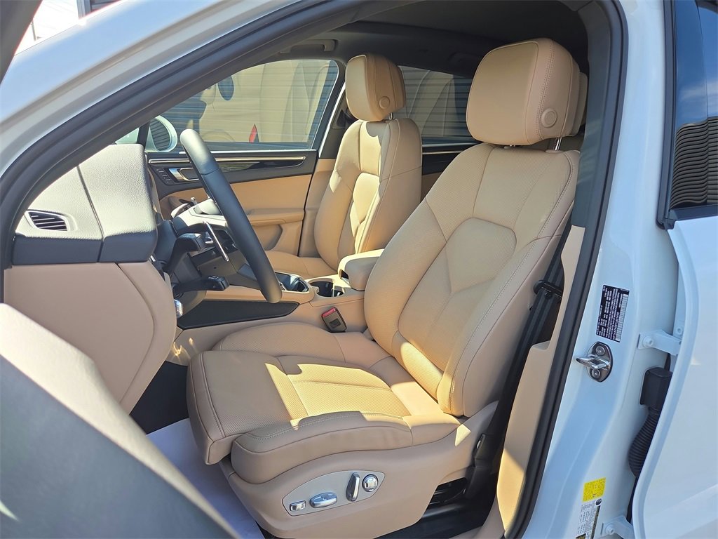 New 2026 Porsche Macan image 34