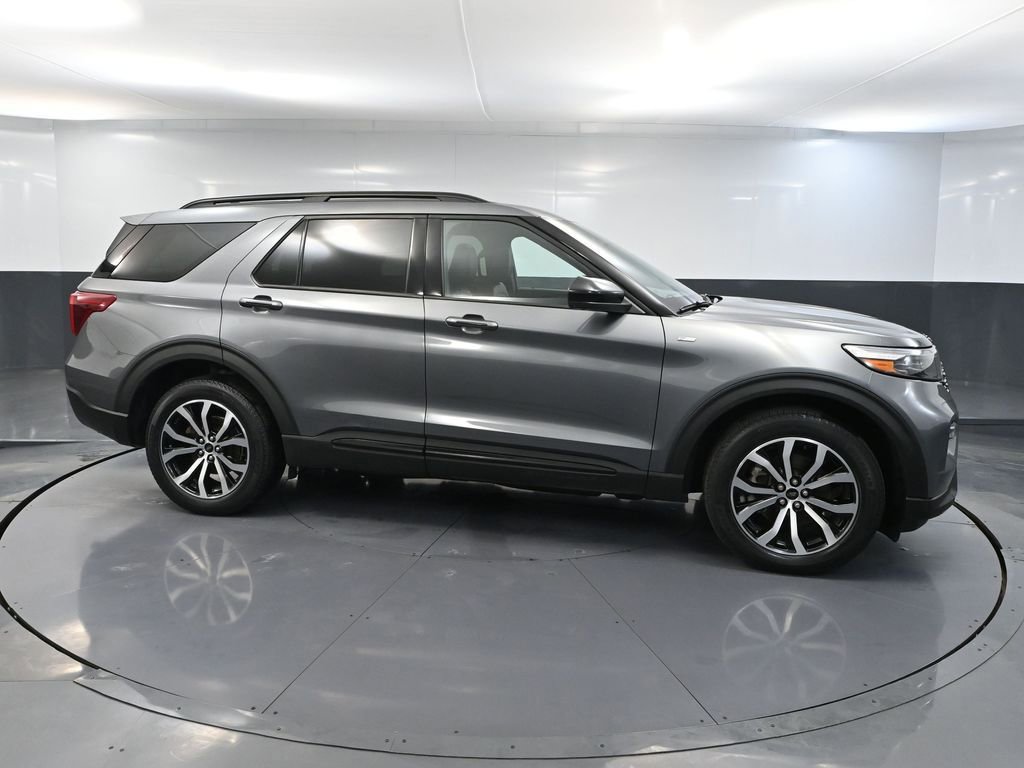 Used 2022 Ford Explorer ST-Line w/ Class IV Trailer Tow Package image 4