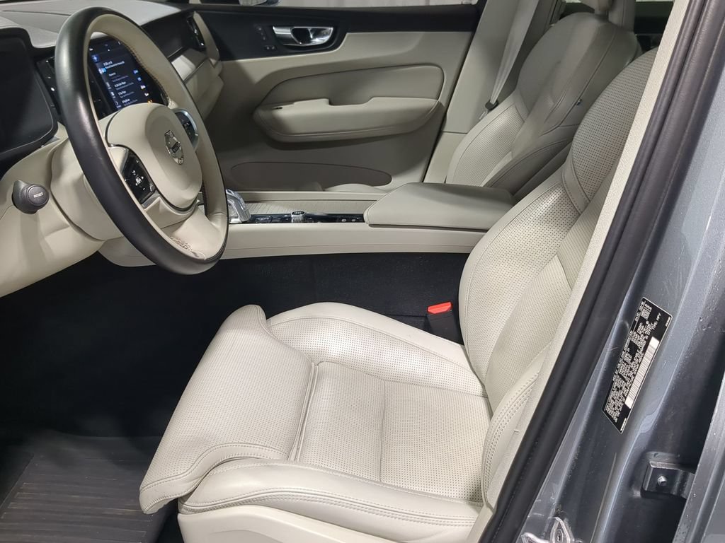 Used 2018 Volvo XC60 T8 Inscription w/ Luxury Seat Package AWD/4WD image 19