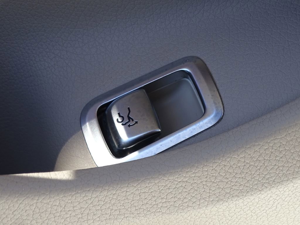 Used 2018 Mercedes-Benz S 450 Sedan image 23