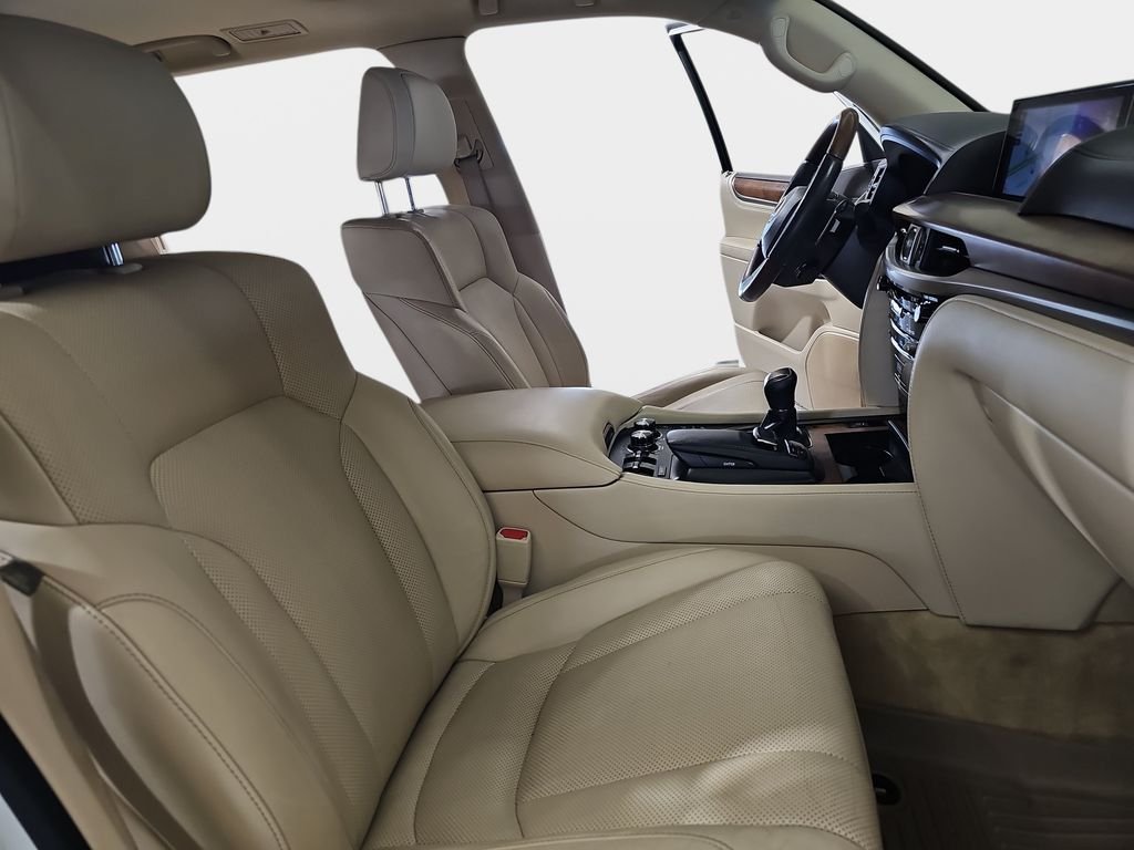 Used 2020 Lexus LX 570 4WD w/ Luxury Package image 12