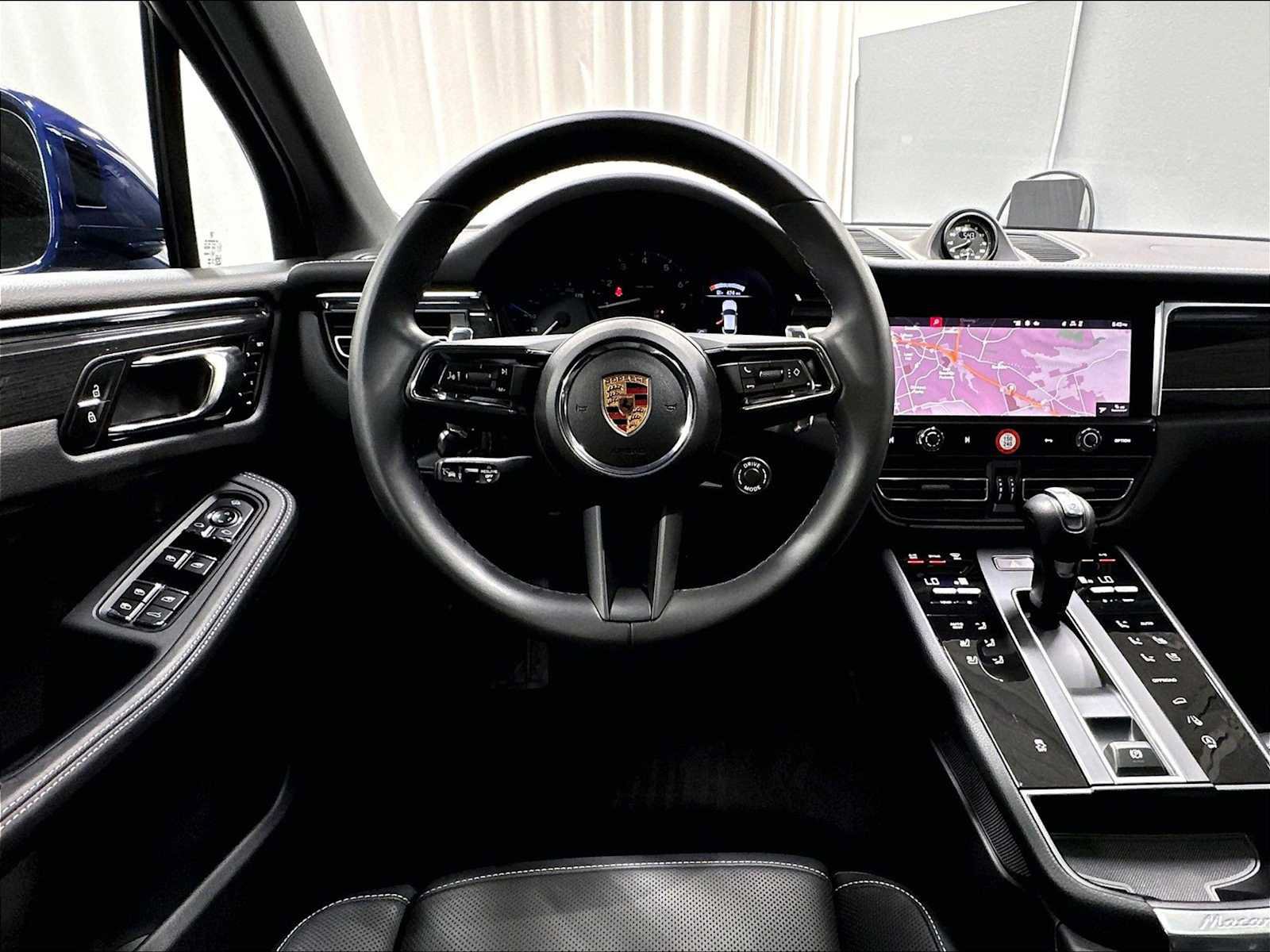 Used 2026 Porsche Macan AWD/4WD image 15
