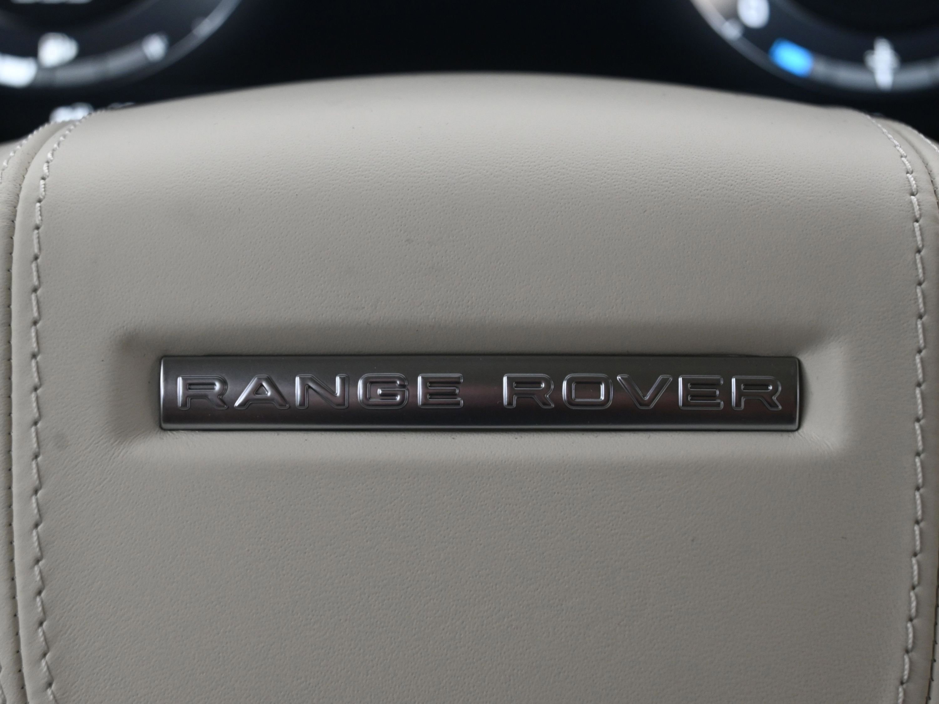 New 2025 Land Rover Range Rover SE image 19