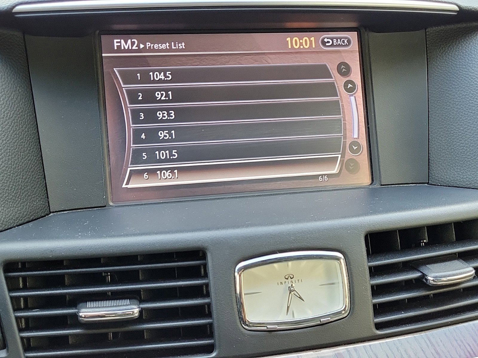 Used 2015 INFINITI Q70 L 5.6 image 19