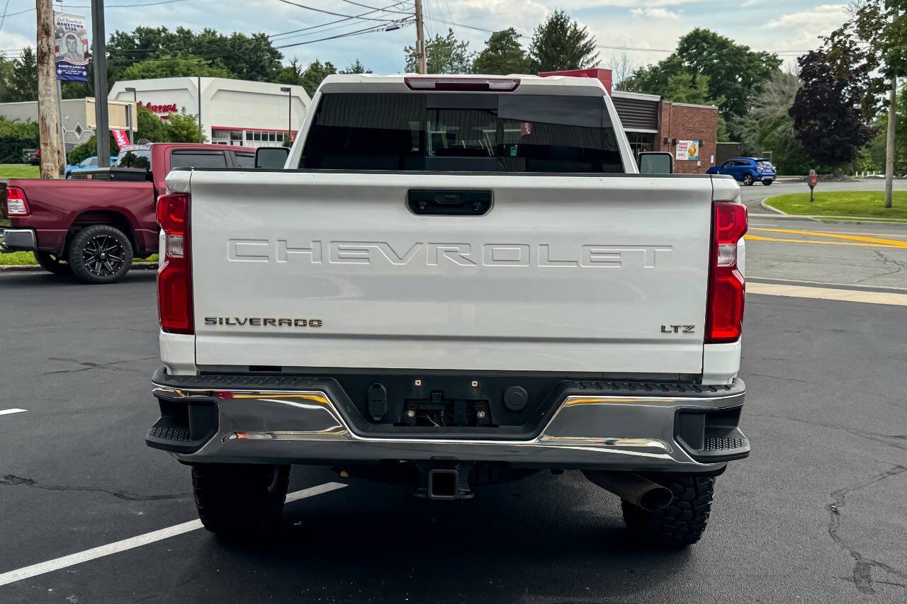 Used 2020 Chevrolet Silverado 2500 LTZ w/ LTZ Convenience Package AWD/4WD image 5