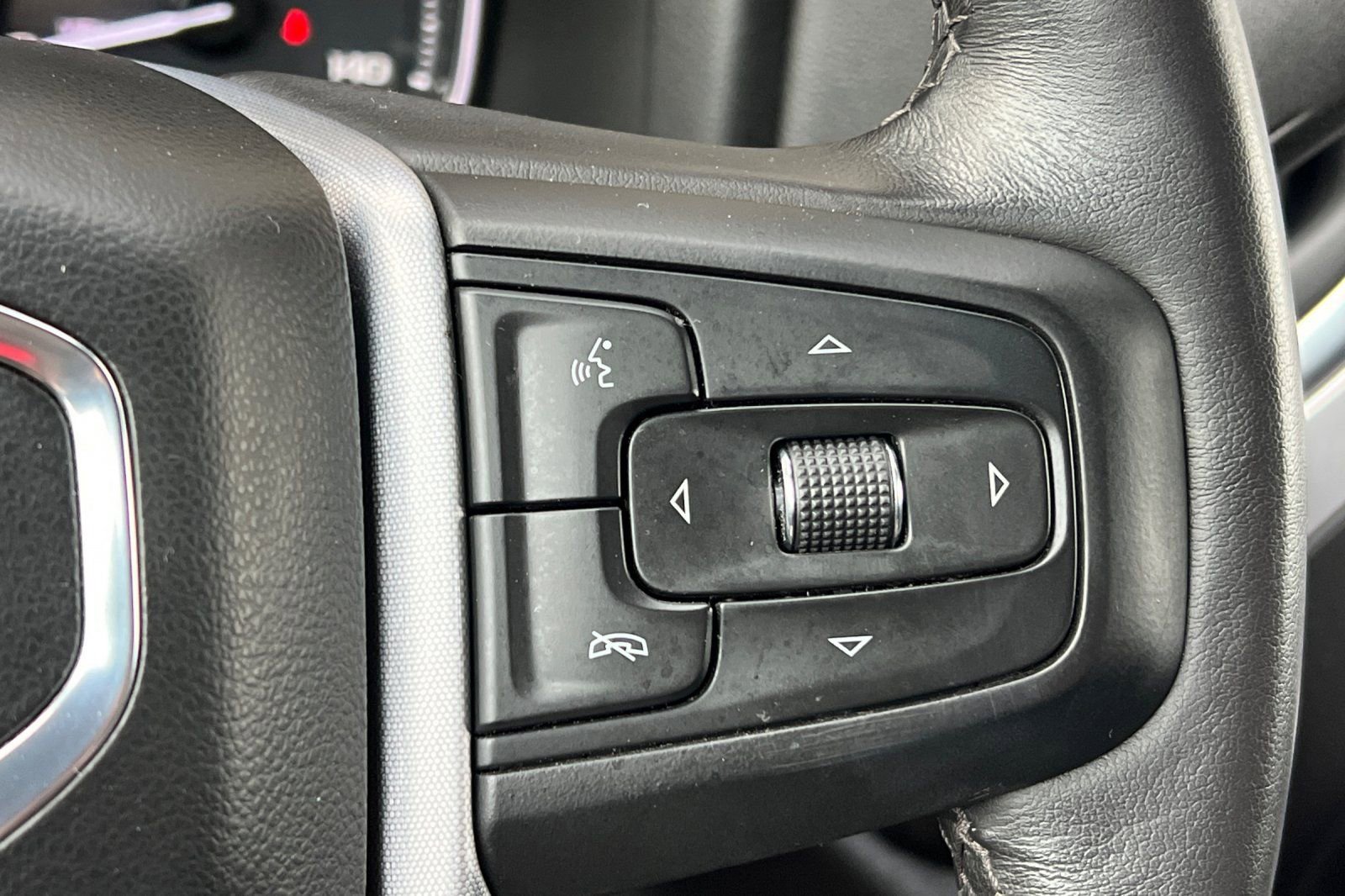 Used 2022 GMC Sierra 1500 SLE image 32