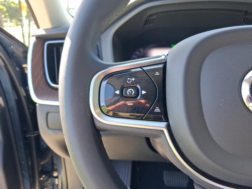 Certified 2024 Volvo XC60 B5 Plus w/ Protection Package Premier AWD/4WD image 18