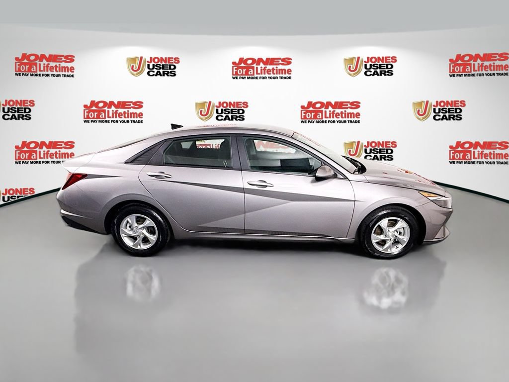Certified 2023 Hyundai Elantra SE FWD image 16