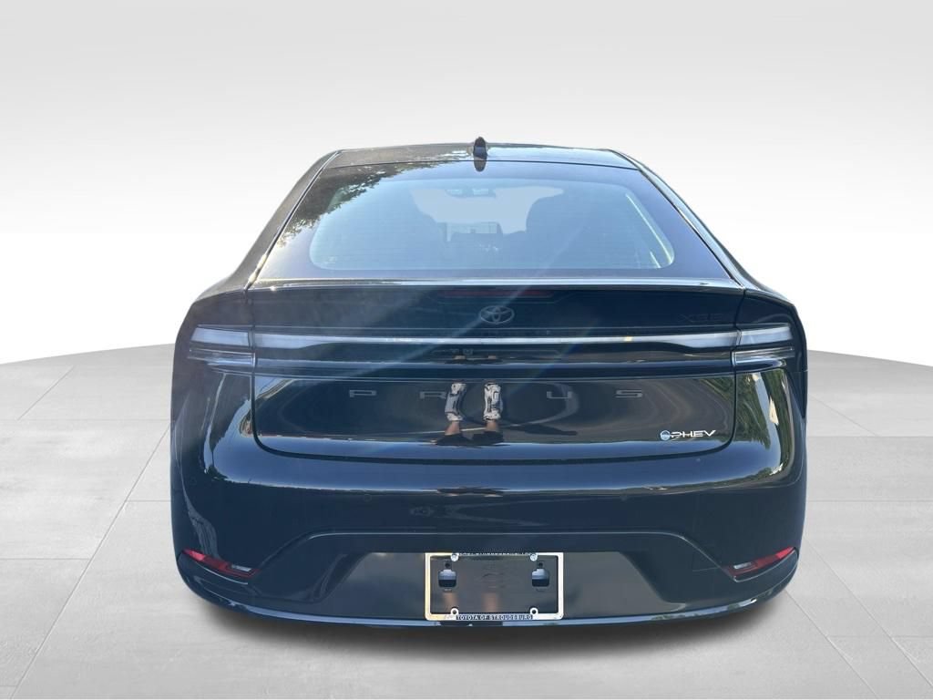 New 2026 Toyota Prius Plug-In Hybrid FWD image 4