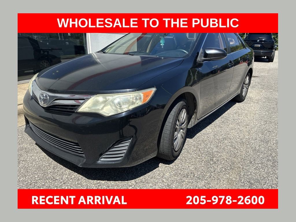 Used 2014 Toyota Camry LE FWD image 1