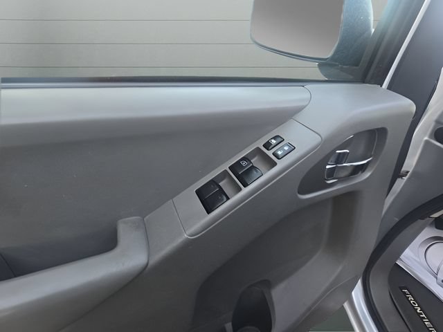 Used 2020 Nissan Frontier SV AWD/4WD image 11