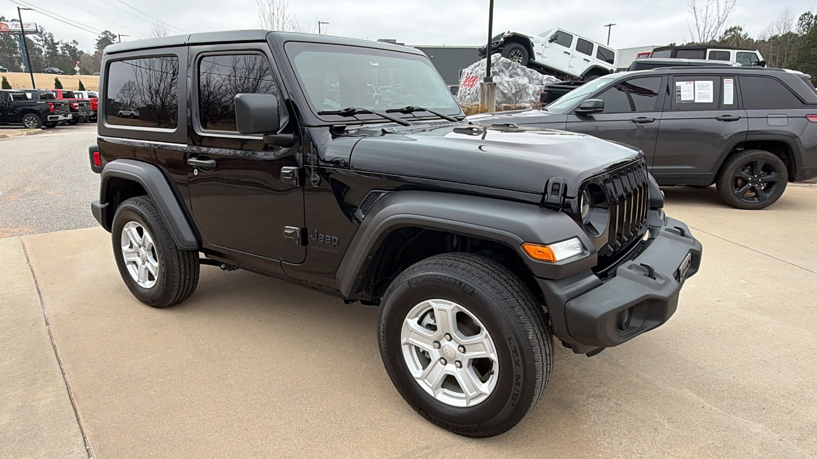 Used 2022 Jeep Wrangler Sport S image 5