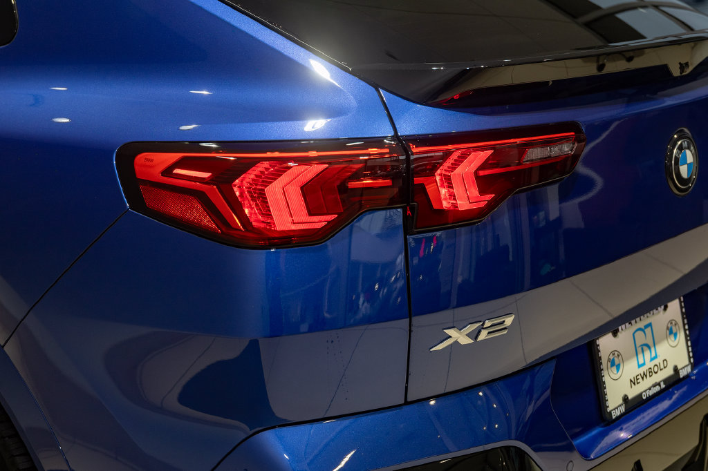 New 2027 BMW X2 xDrive28i w/ Technology Package AWD/4WD image 3
