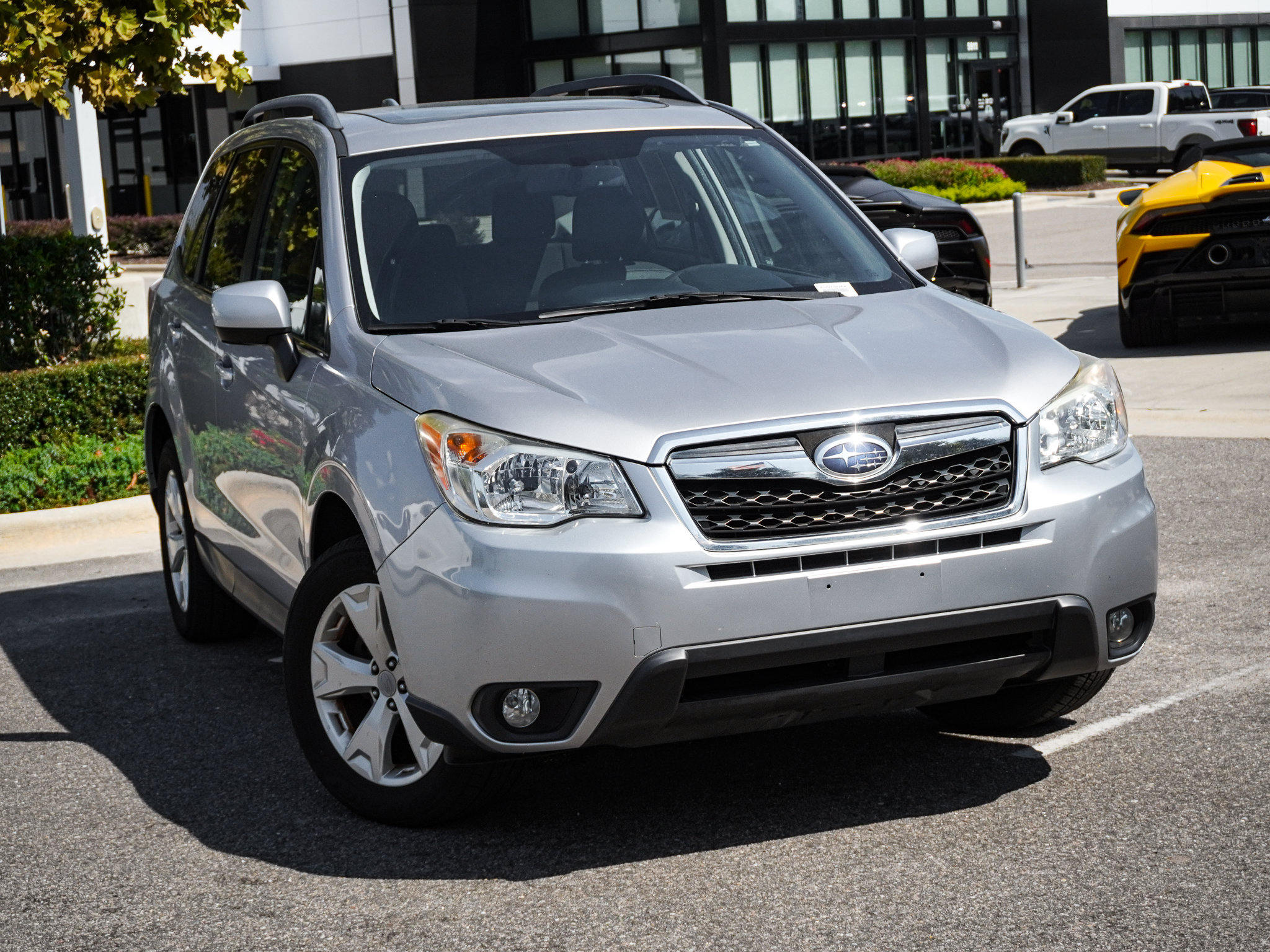 Used 2016 Subaru Forester 2.5i Limited w/ Popular Package #1 AWD/4WD image 2
