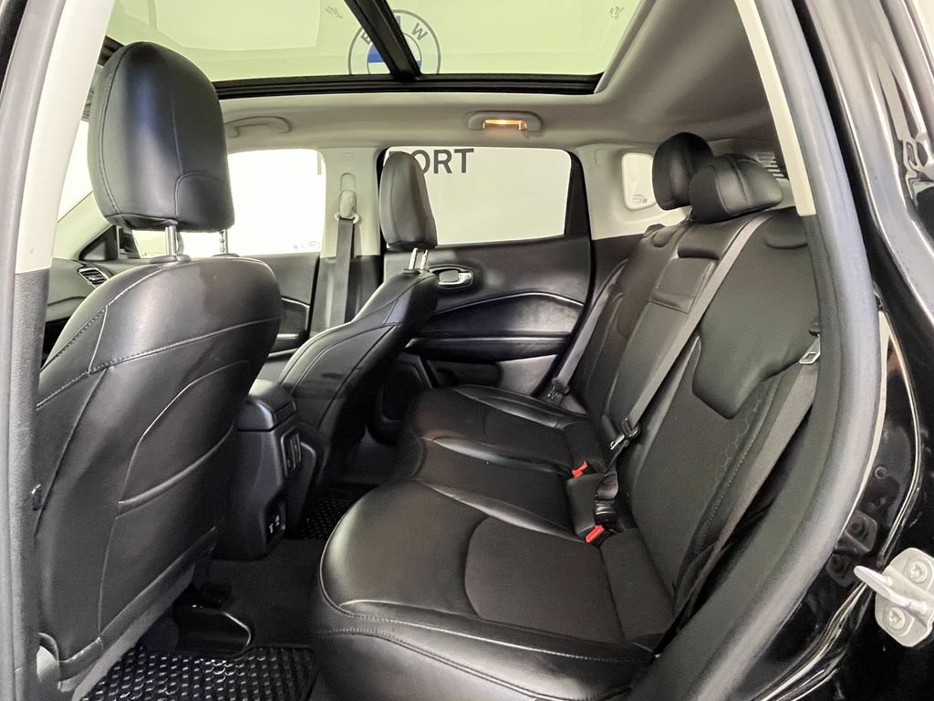 Used 2019 Jeep Compass Latitude AWD/4WD image 18