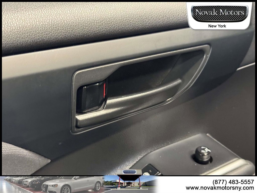 Used 2022 Toyota Highlander L image 15