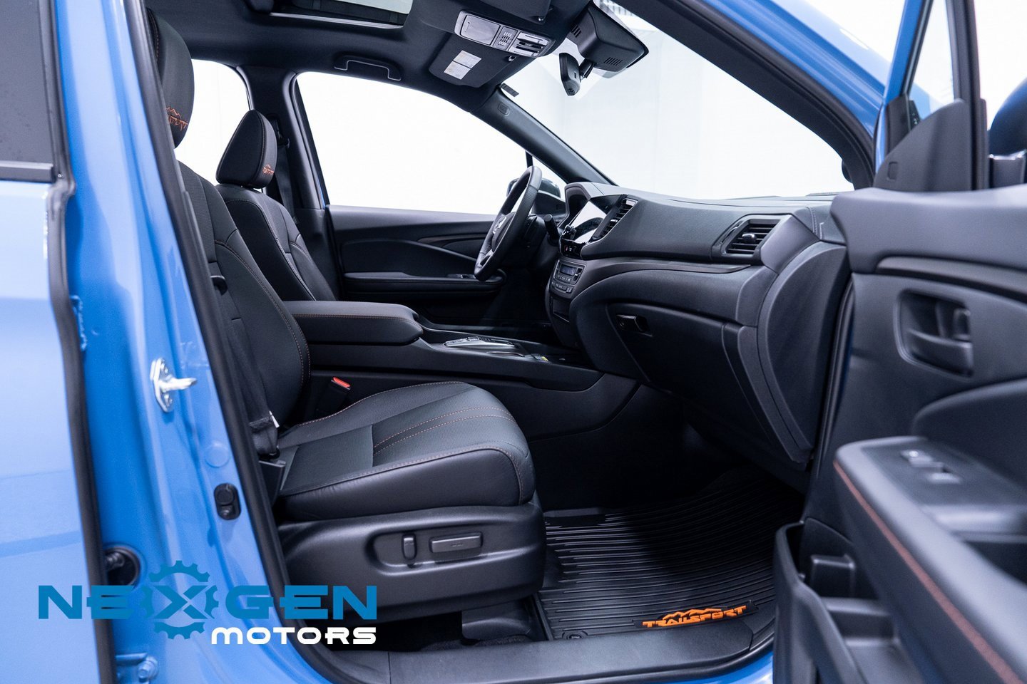 Used 2025 Honda Passport TrailSport image 47