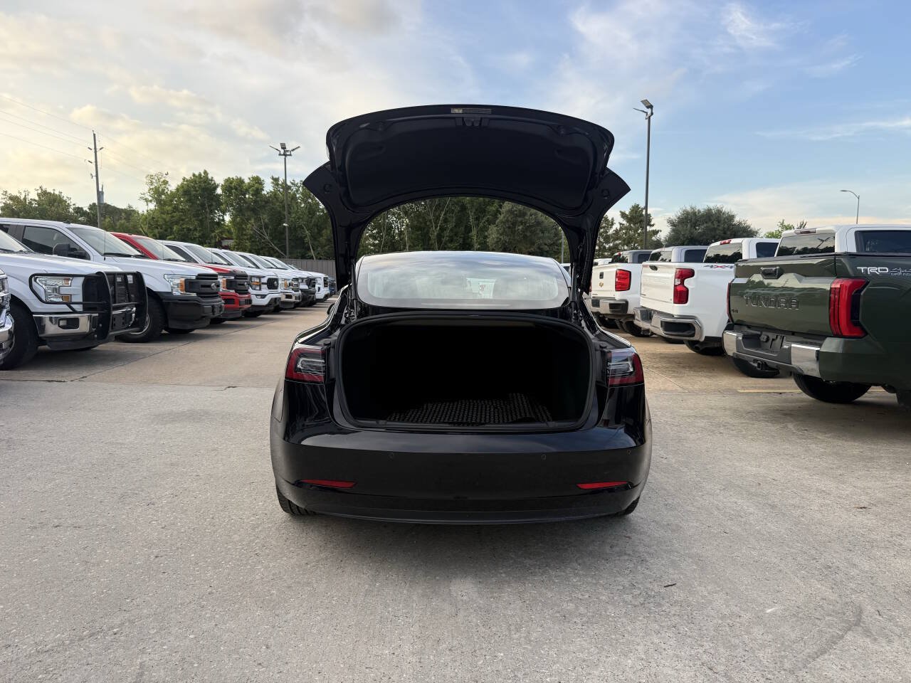 Used 2018 Tesla Model 3 Long Range RWD image 37