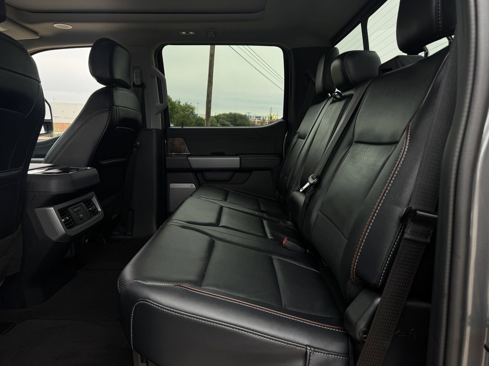 Certified 2024 Ford F350 Lariat w/ Lariat Ultimate Package AWD/4WD image 32
