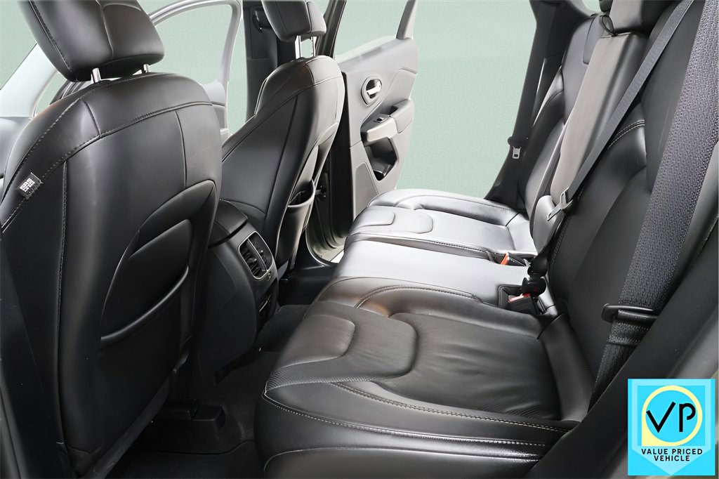 Used 2020 Jeep Cherokee Limited image 27