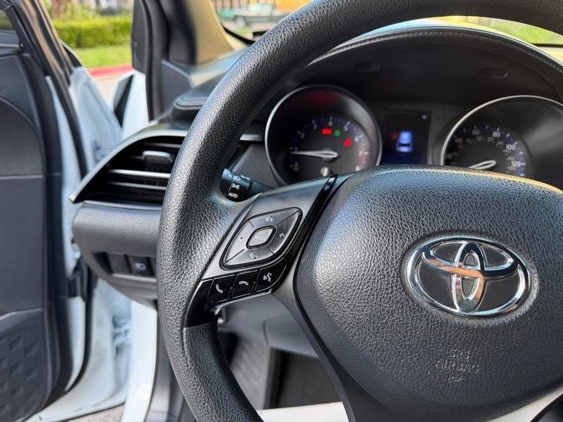 Used 2019 Toyota C-HR LE FWD image 50