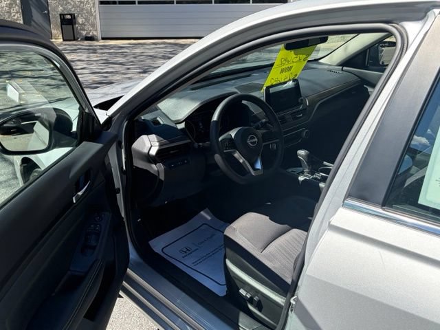 Used 2024 Nissan Altima 2.5 SV AWD/4WD image 14