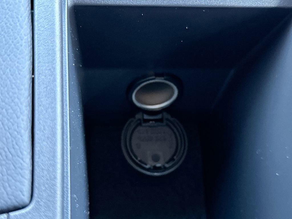 Certified 2025 Nissan Kicks SR image 20