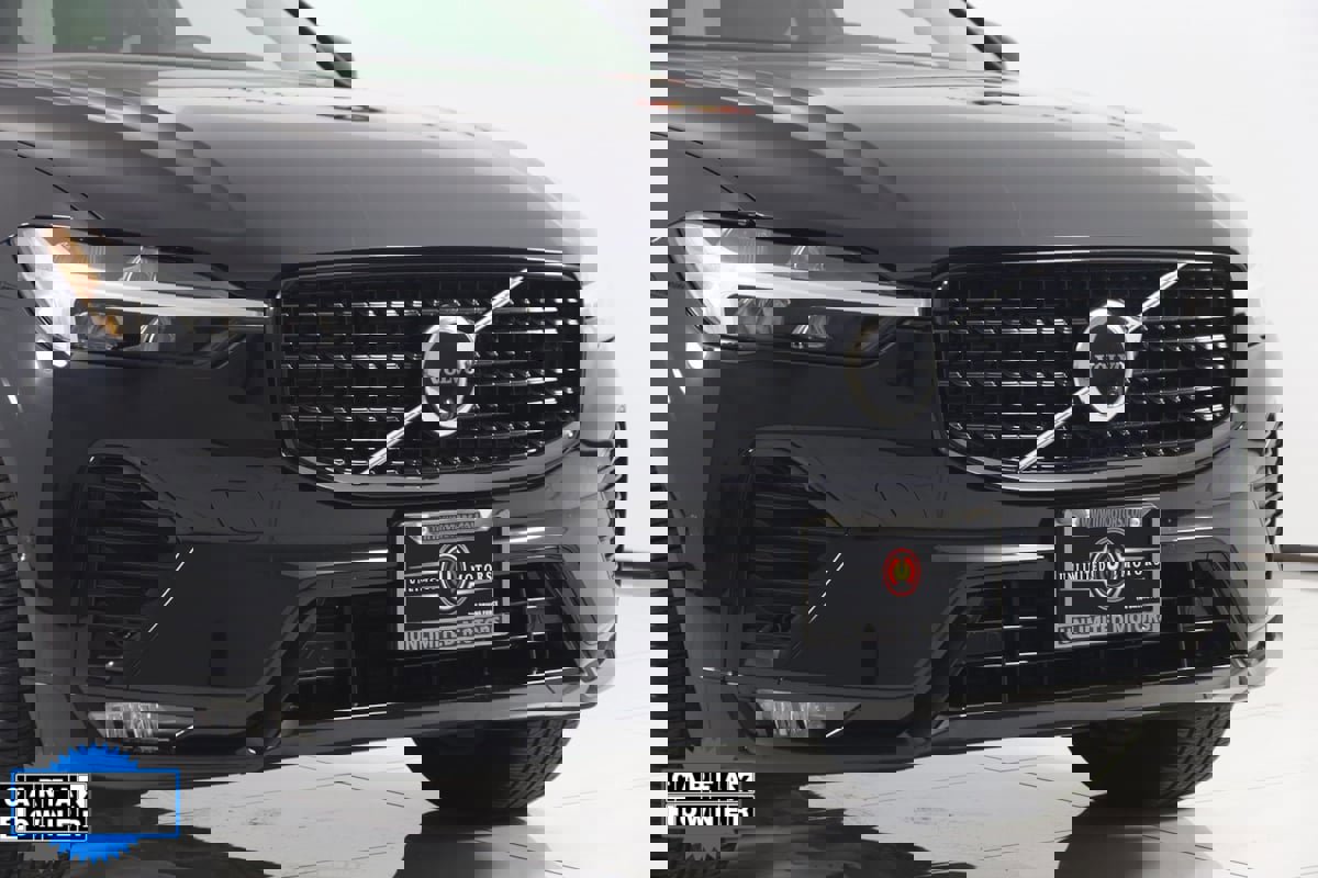 Used 2025 Volvo XC60 B5 Plus image 39