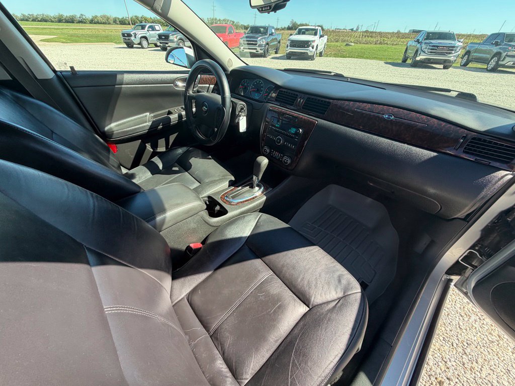 Used 2015 Chevrolet Impala LTZ FWD image 28