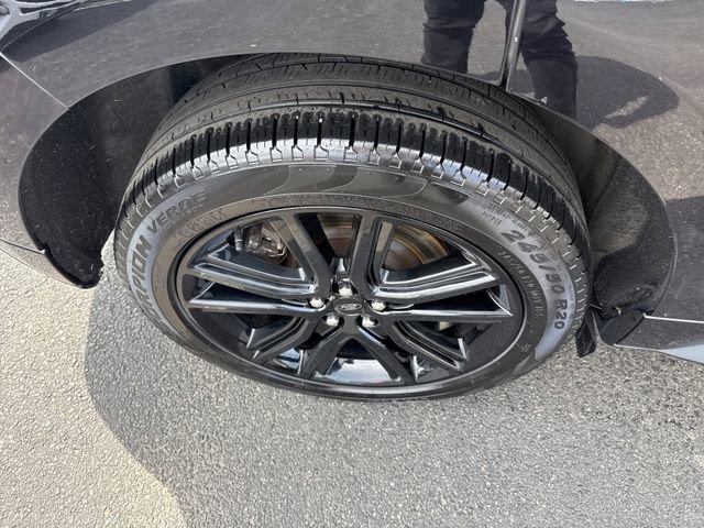 Used 2024 Ford Edge ST-Line image 14