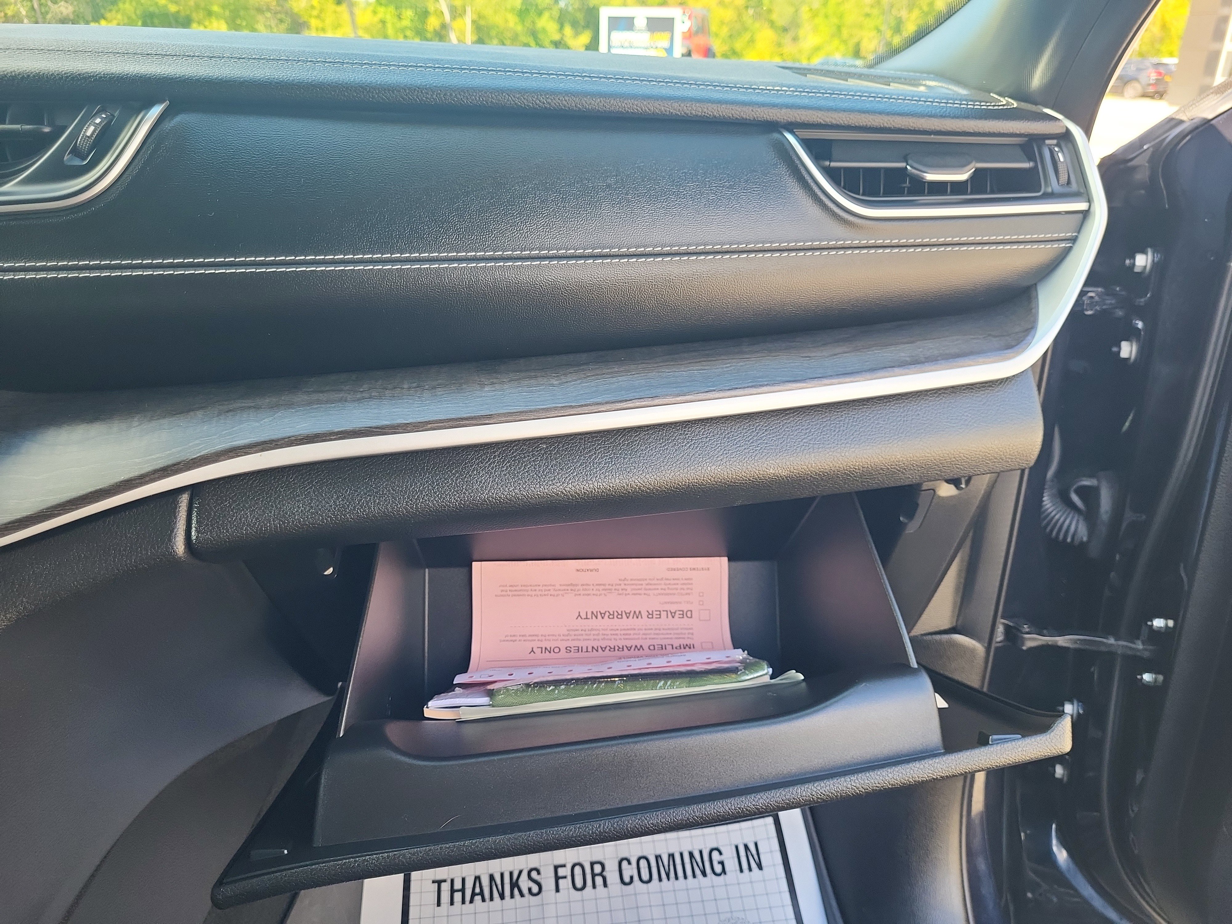 Used 2024 Jeep Grand Cherokee L Limited w/ Black Appearance Package image 19