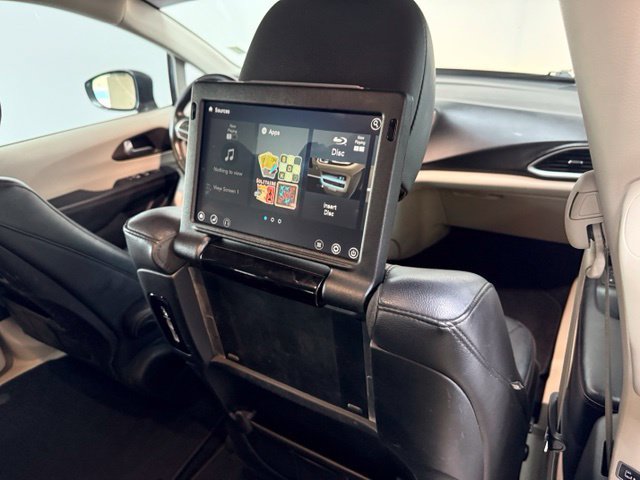 Used 2018 Chrysler Pacifica Touring-L Plus w/ Advanced Safetytec Group FWD image 36